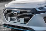 Hyundai IONIQ plug-in hybrid 2017 года (UK)